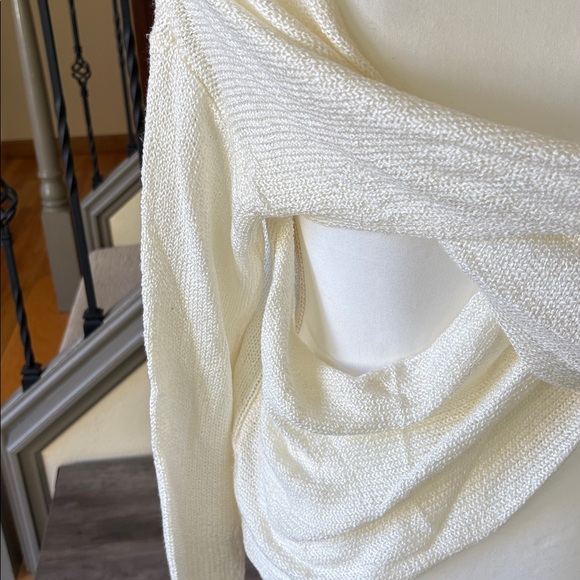 ⭐️Forever 21 Cream Knit Sweater Low Cross Over Back Size Small - Picture 5 of 8